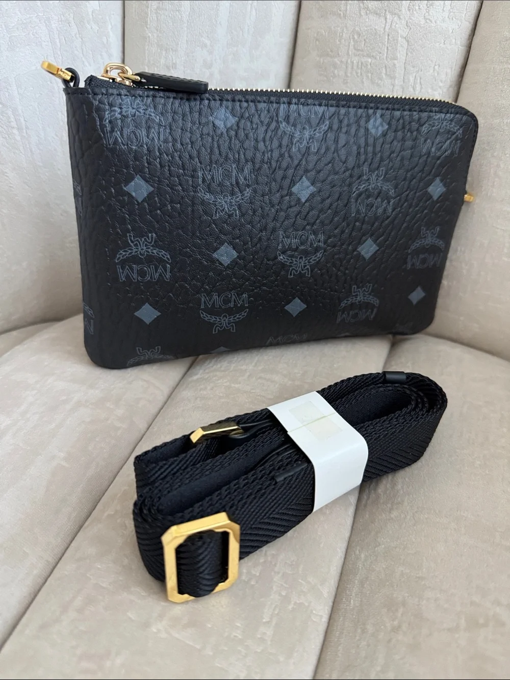 MCM compact black